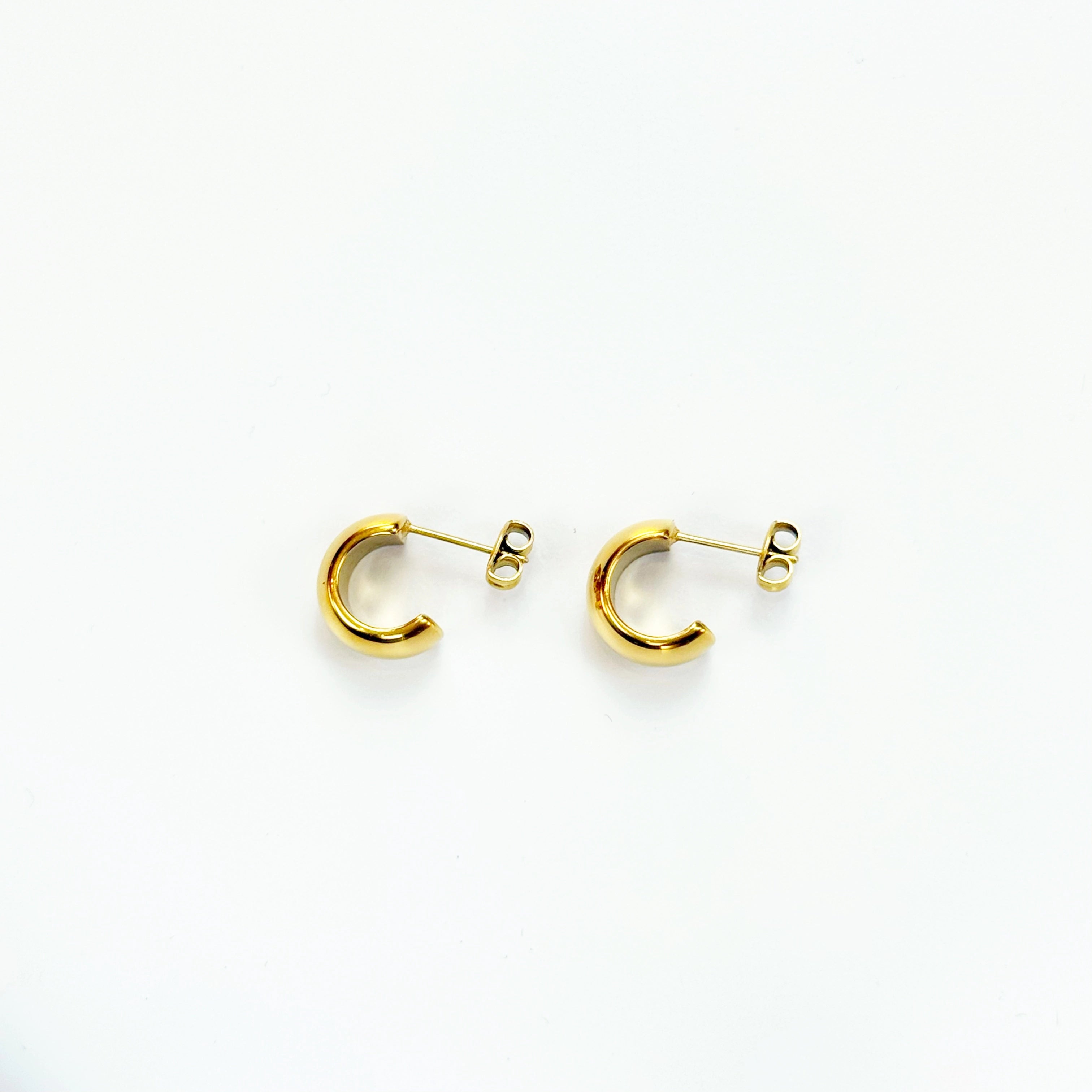 Mara C-Hoop Earrings