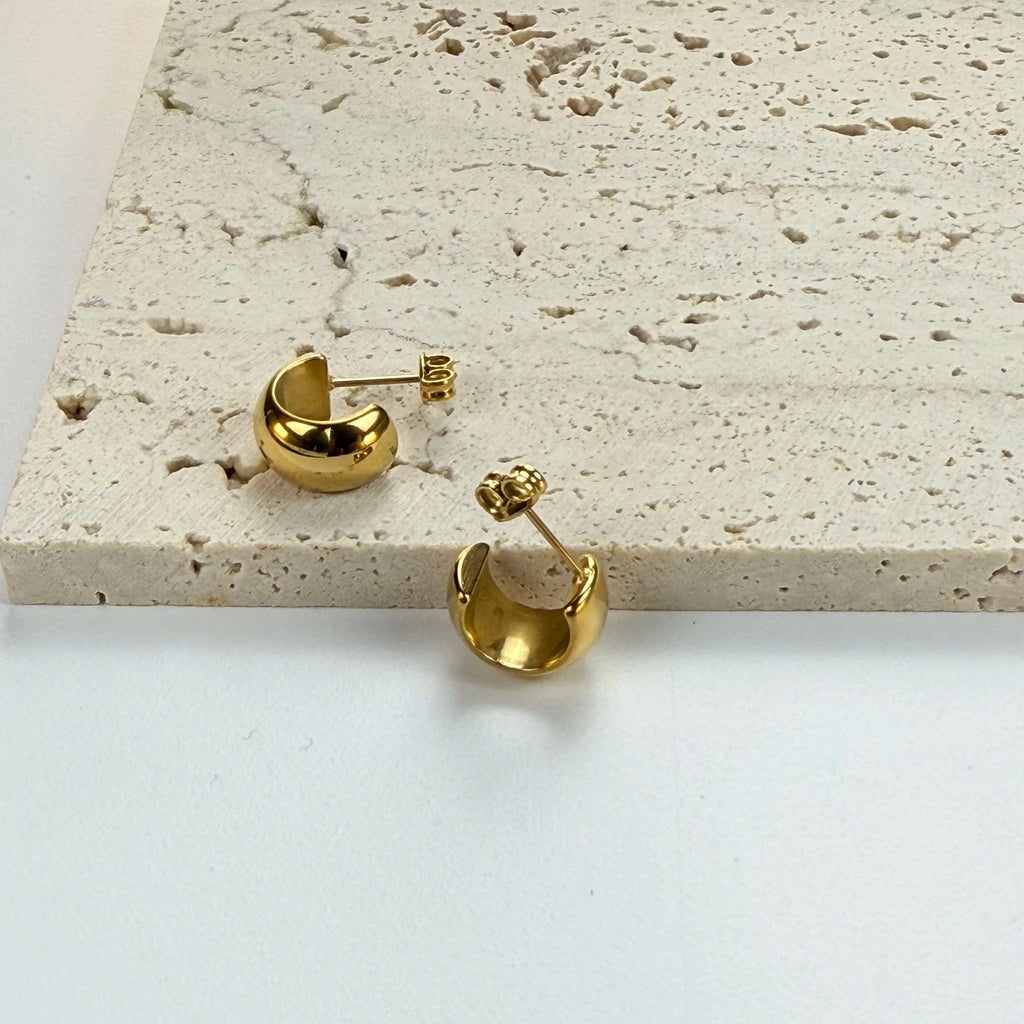 Mara C-Hoop Earrings