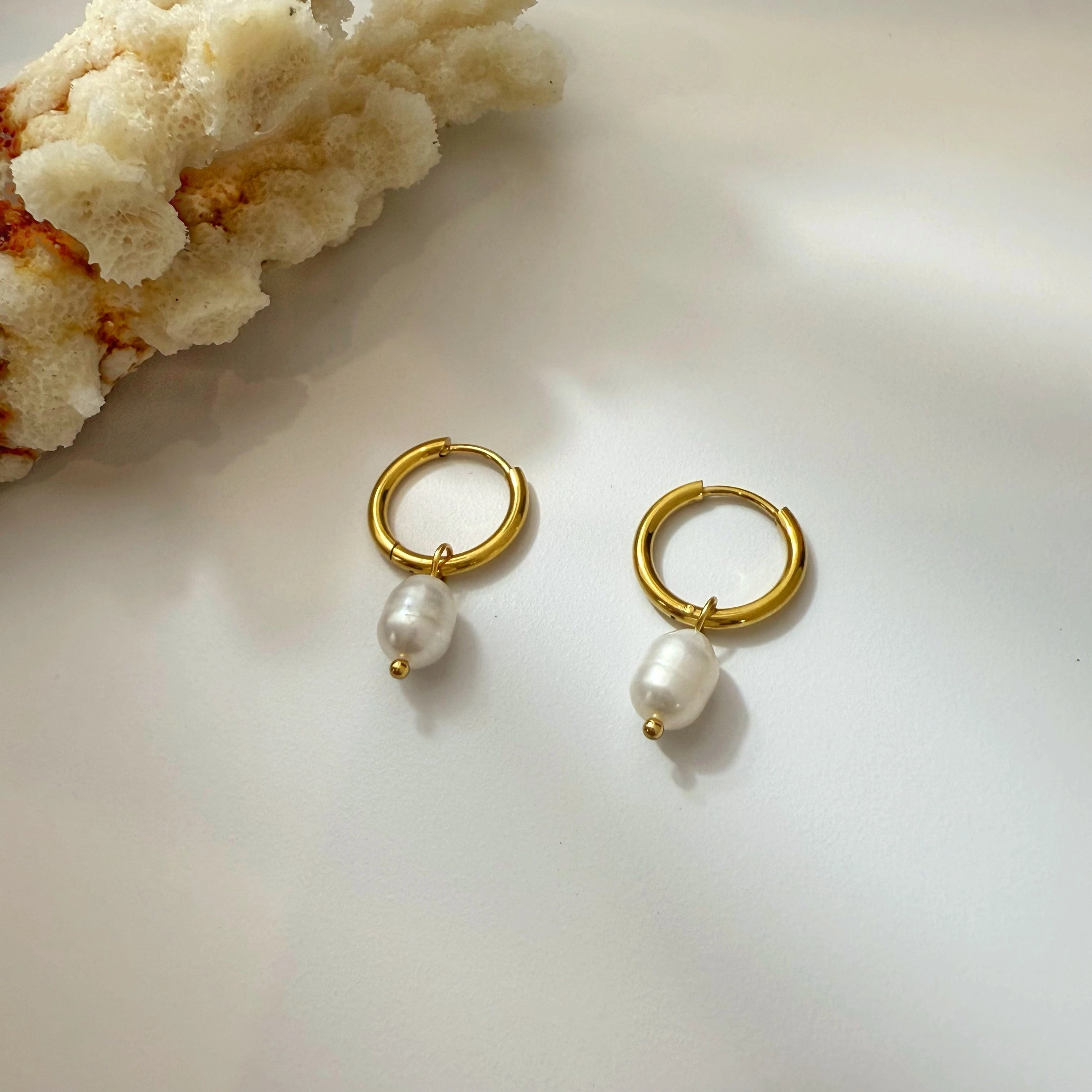 Luna Pearl Earrings