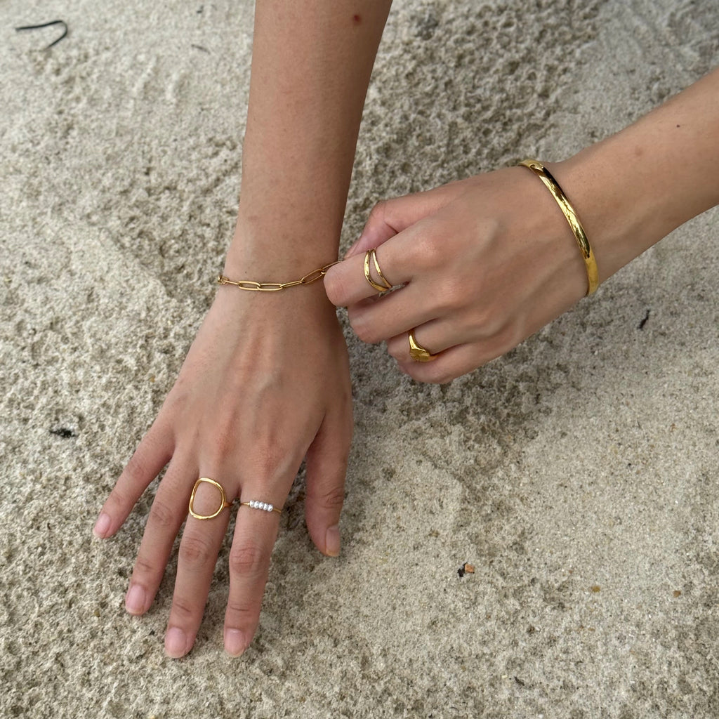 Oval Ring