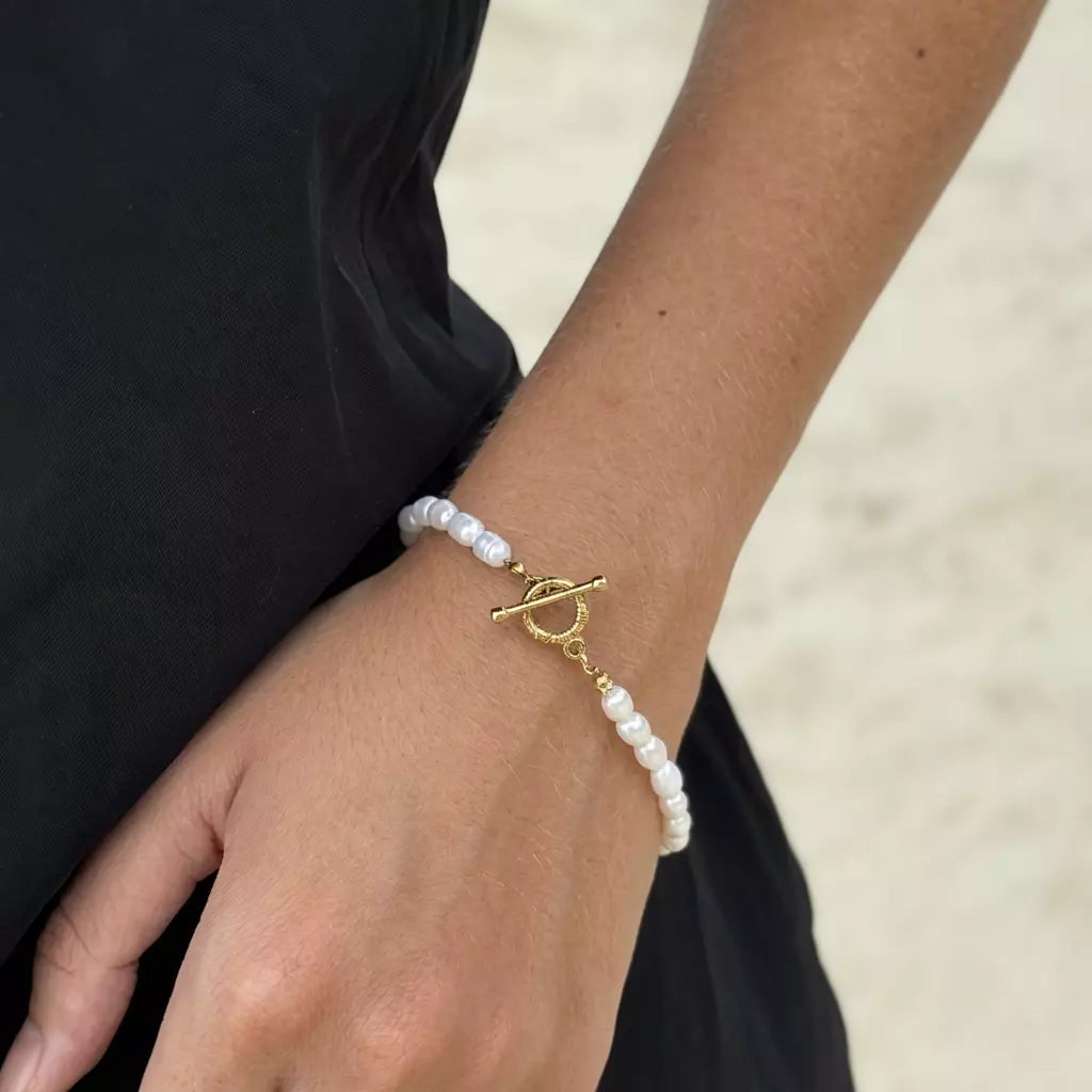 O-Toggle Pearl Bracelet